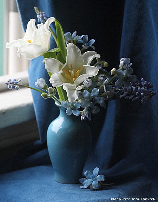 white-and-blue-tulip-flower-arrangement (546x700, 271Kb)
