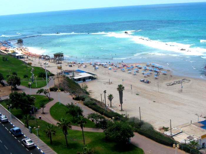 76304587_large_Israel_Bat__Yam_Beach (700x525, 111Kb)