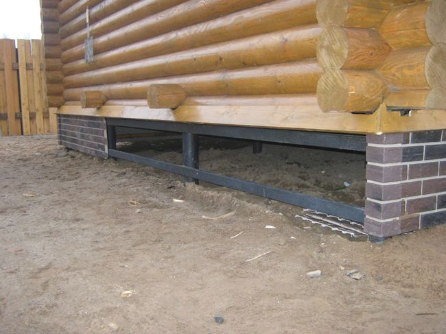 4603781_stroim_fundament_doma_readmas_ru_04 (650x487, 60Kb)