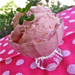 5451862_Strawberry_Ice_Cream (250x250, 15Kb)