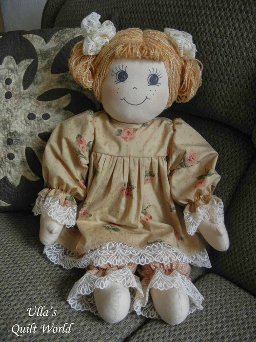 02 DSCN8809 Doll and pattern by Ullas Quilt World (525x700, 137Kb)