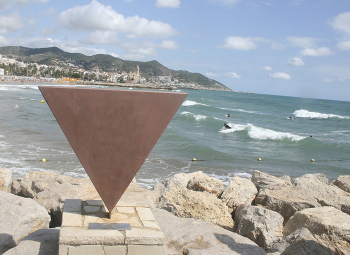 Sitges_gay-memorial (700x510, 362Kb)