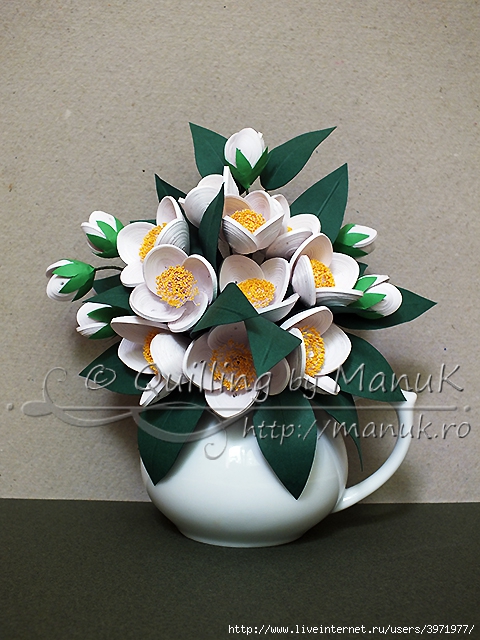 quilled-jasmine-flowers-in-a-vase (480x640, 259Kb)