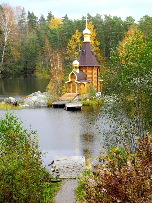 Храм Андрея Первозванного осень