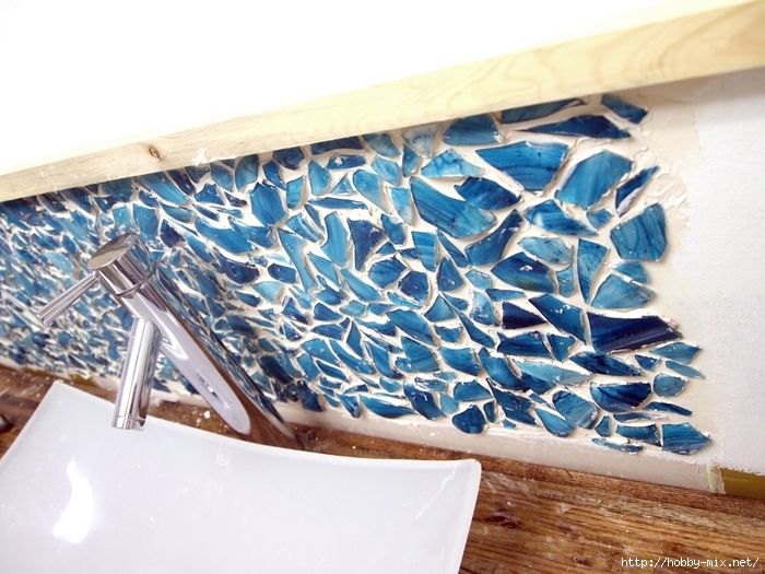 Installing a Mason Jar Mosaic Backsplash {Sawdust and Embryos}[4] (700x525, 294Kb)