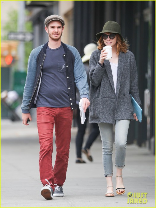 emma-stone-andrew-garfield-are-cute-couple-in-big-apple-02 (525x700, 81Kb)