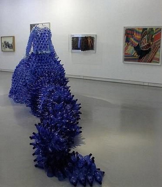 sculptures-made-of-plastic-bottles14 (560x646, 156Kb)