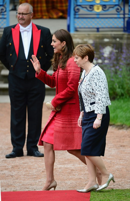 will-kate-scotland-29may14-16 (453x700, 355Kb)