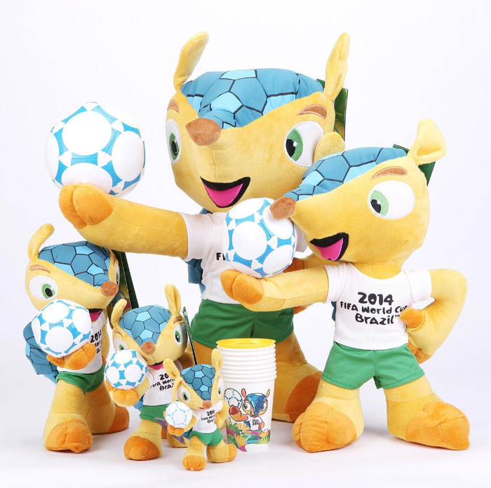 _Mascots_World_Cup_in_Brazil_2014_078465_ (700x696, 422Kb)