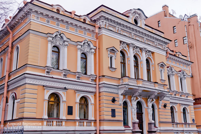 Дворец малютка санкт петербург. Дворец малютки в СПБ. Дворец Малютка на Фурштатской. Дворец «Малютка» на Фурштатской улице.. Особняк Спиридонова в Санкт-Петербурге на Фурштатской.