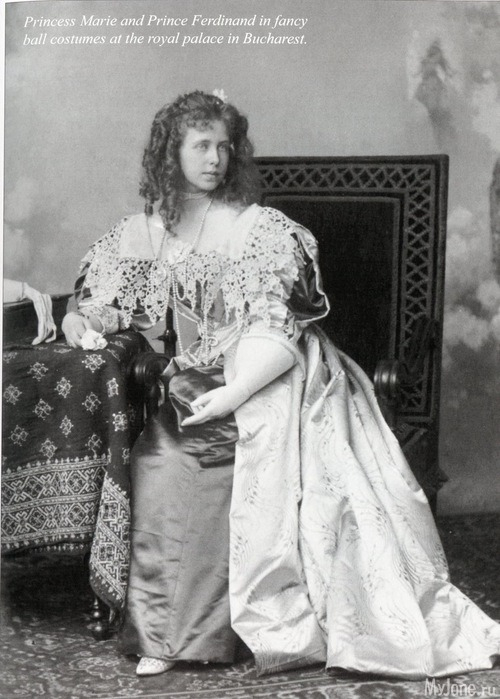 Queen maria. Принцесса Беатриса Мария Виктория с королевой Викторией. Princess Maria of Romania (1870–1874). Королева и Королева Румынии 1917 года. Королева Мария румынская с сыном Михаем.