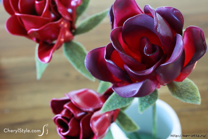 Розы из пластиковых ложек. Видео мастер-класс (9) (700x466, 199Kb)