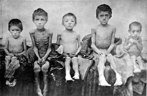3983111_Children_affected_by_famine_in_Berdyansk_Ukraine__1922 (500x327, 19Kb)