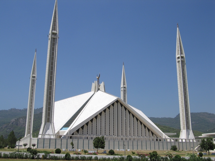 1269851464__faisal-mosque-in-lahore-pakistan (700x525, 206Kb)
