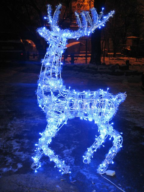 Новогодний светящийся олень из проволоки по чертежам своими руками./ Wire deer.