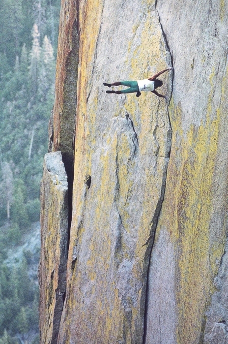 4718947_freesoloclimbing (464x700, 319Kb)