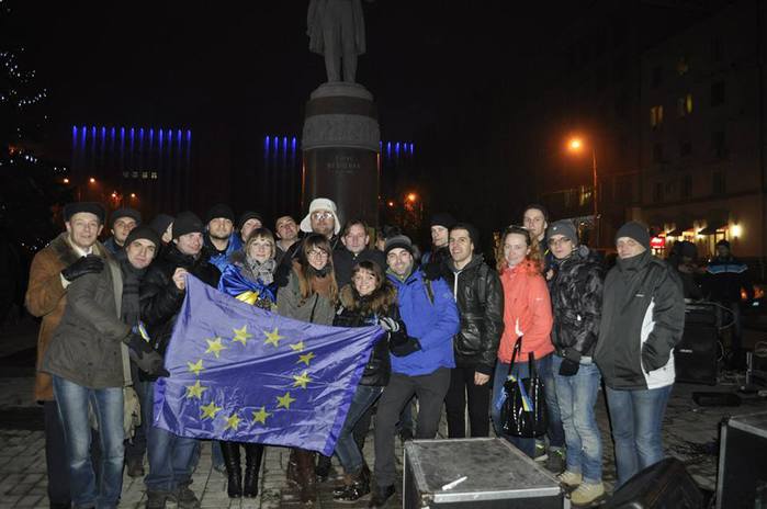 5361707_dondek2013evrom (700x464, 42Kb)
