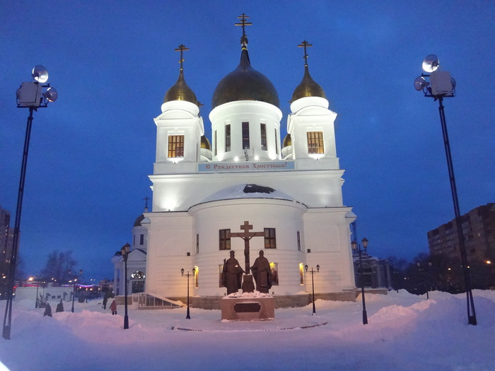 Ночной храм в Тольятти