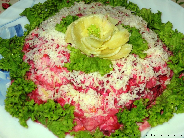 Салат с сельдью, свеклой и помидорами — рецепт с фото пошагово