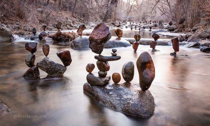 gravity-stone-balancing-michael-grab-12 (700x420, 326Kb)