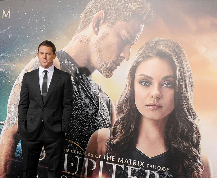 jupiter-ascending-premiere-03feb15-19 (700x576, 415Kb)