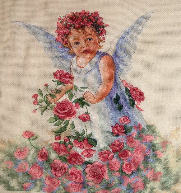 Angeline flowers. Цветочный ангел Дименшенс. Вышивка цветочный ангел. Вышивка лентами ангелы. Ангелочек в цветах.