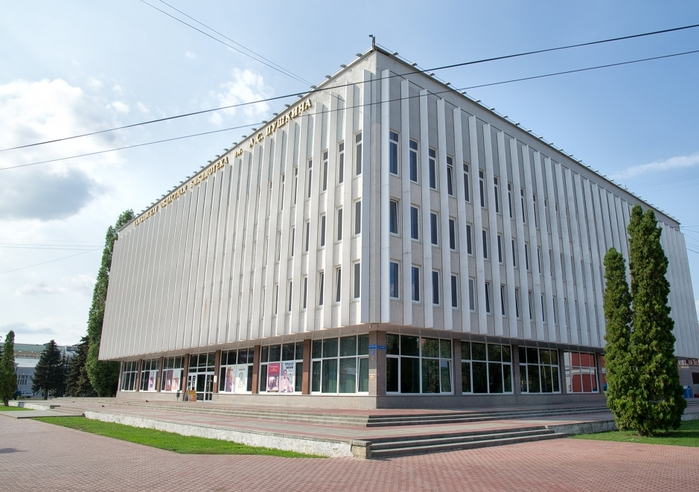 2111-Tambovskaja-oblastnaja-biblioteka-imeni-Pushkina (700x492, 356Kb)