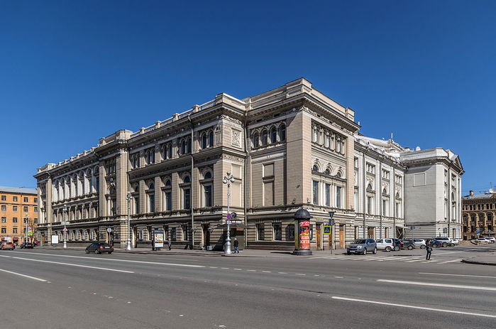 1024px-Saint_Petersburg_Conservatory (700x463, 71Kb)