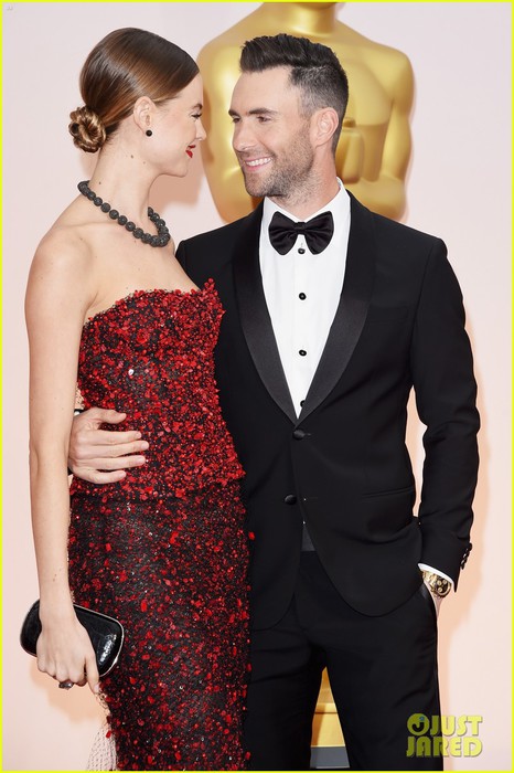 adam-levine-behati-prinsloo-oscars-2015-red-carpet-04 (466x700, 82Kb)