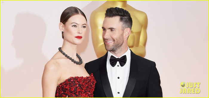 adam-levine-behati-prinsloo-oscars-2015-red-carpet-01 (700x327, 153Kb)