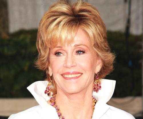 jane-fonda-short-shag-hairstyle-perfectly-frames-her-face.jpg-1 (500x415, 176Kb)