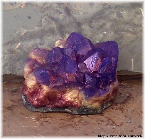 amethyst_mineral_formation_soap_rock_crystal_point_gemstone_40191e31 (500x477, 140Kb)