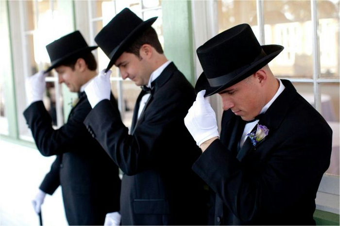austin-texas-wedding-groomsmen-gentleman-in-black-tux-hat-white-gloves__full[1] (700x466, 246Kb)