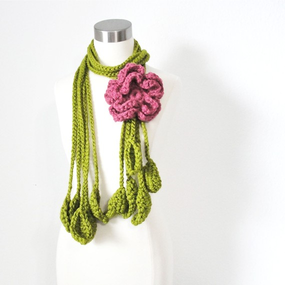 Вязаные шарфы с цветами