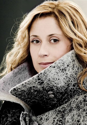 http://img1.liveinternet.ru/images/attach/c/0/33/680/33680982_Lara_Fabian.jpg