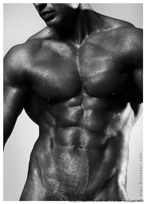 Тело мс. Эстетика мужского тела. Эстетически красивые мужские тела. Мокрое мужское тело. Мужской торс черно белый.