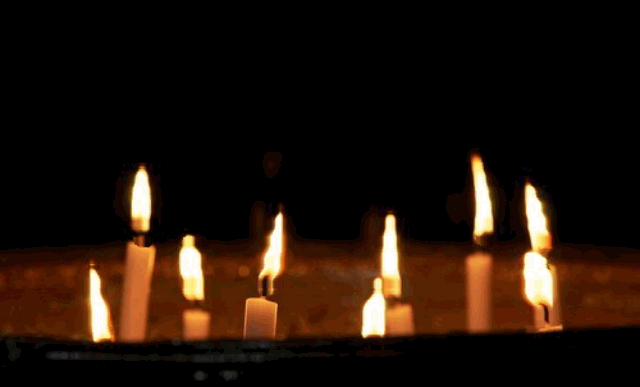 Свеча памяти. Горящие свечи памяти. Свечи в церкви. Минута молчания свеча. Молчание свечи