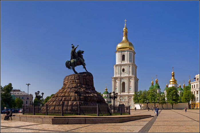 Фото памятник богдану хмельницкому в киеве