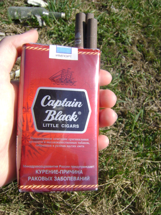 Капитан джек сигареты купить. Капитан Блэк сигареты. Капитан Блэк сигареты вкусы. Сигареты Капитан Блэк шоколадные. Пачка сигарет Капитан Блэк.