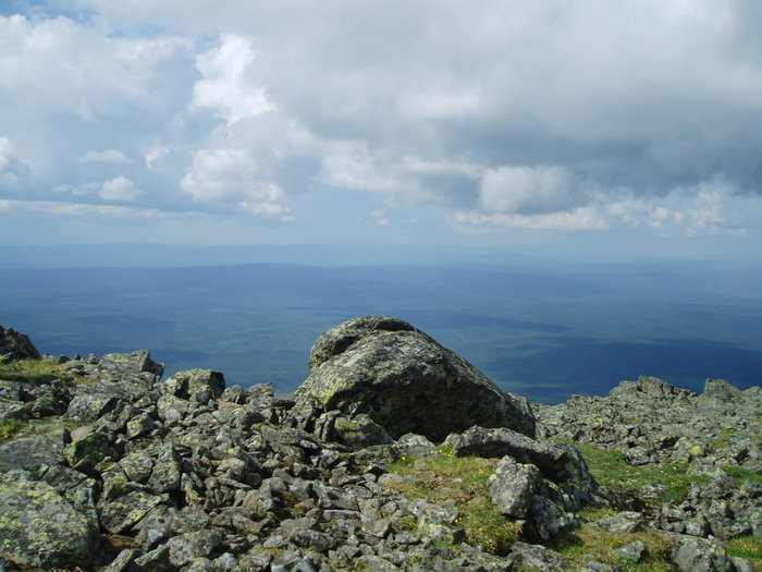 Конжаковский камень на машине