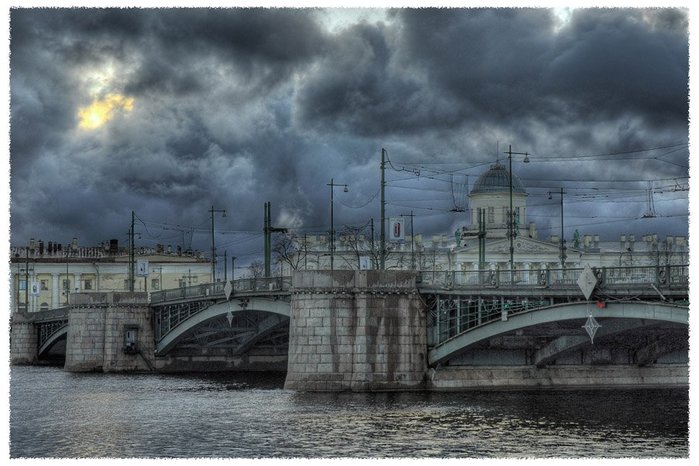 Санкт петербург холодный город. Холодный Питер. Мост в ноябре. Ноябрь в Питере картинки. Серый Питер в ноябре.