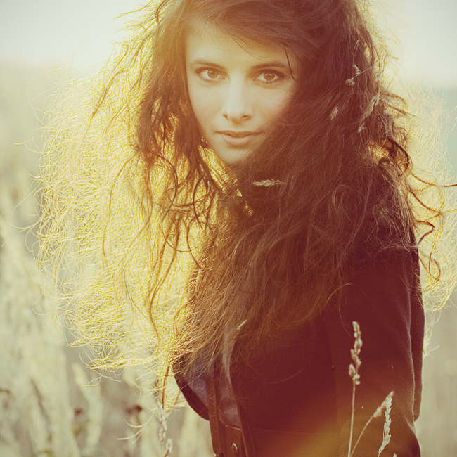 44421472_devushka_volosuy (650x650, 471Kb)