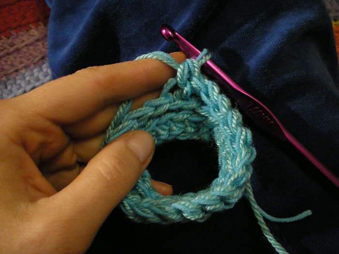 Мастер-класс по вязанию крючком: Варежки и повязка