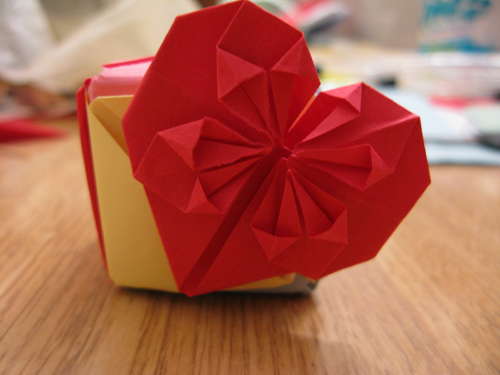 Simple-decorative-origami-heart-book-mark (500x375, 14Kb)