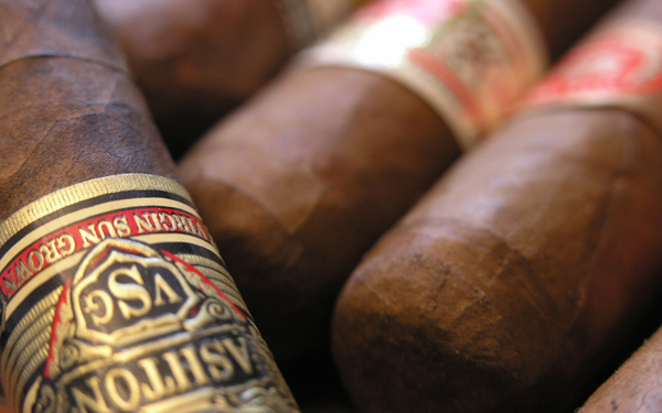 cigar_cedric-foll_ncsa (600x375, 160 Kb)