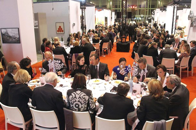     Grand Palais, , , 16  2010 .