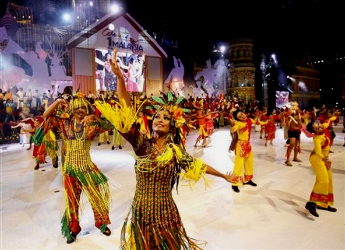    (Colours of Malaysia festival), -, 22  2010 .