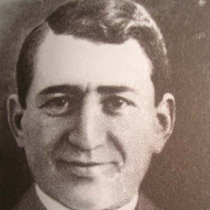 Егише чаренц. Егише Чаренц поэт. Чаренц Сарьян. Портрет Егише Чаренца.