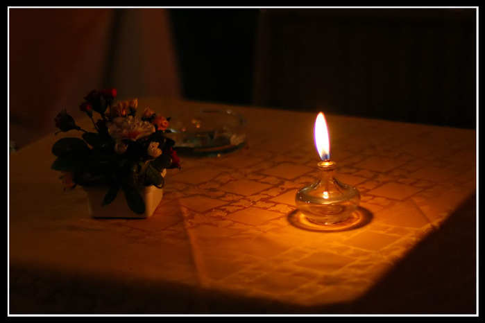 Петлюра свеча горела на столе