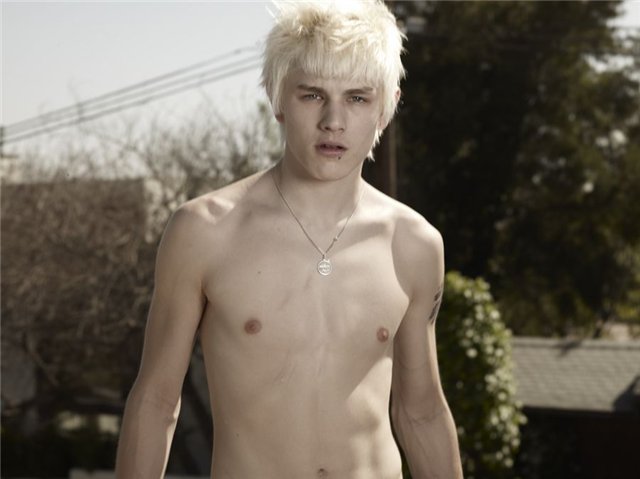 Luke Worrall Nude